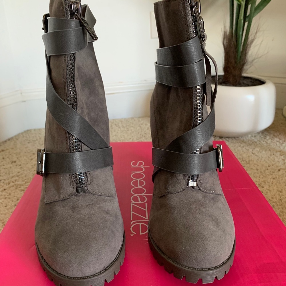 Shoe Dazzle Grey Heeled Bootie